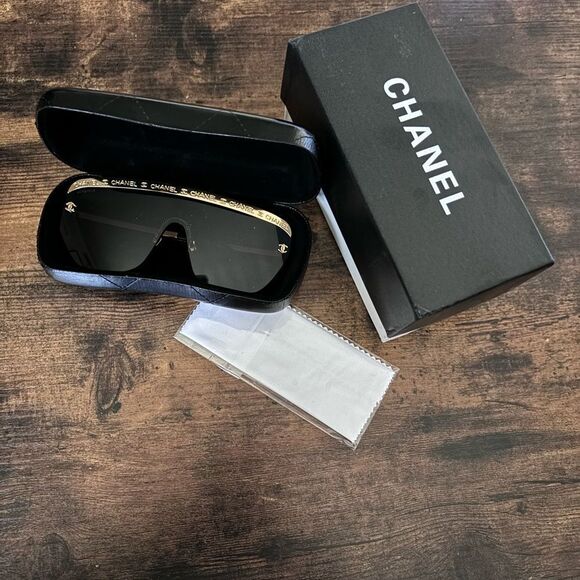 Chanel SHIELD SUNGLASSES New In Case - Picture 6 of 9